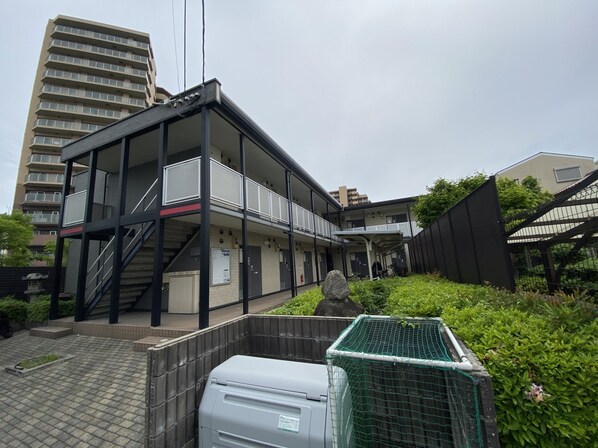 レオパレスビアンコの物件外観写真